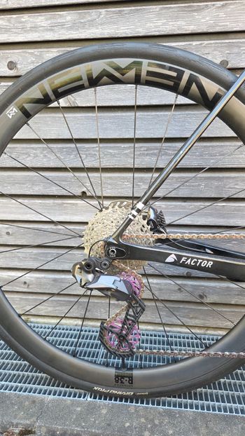Used Factor O2 Shimano Ultegra Di2 2023 Road & Gravel, Black — image 4 of 9