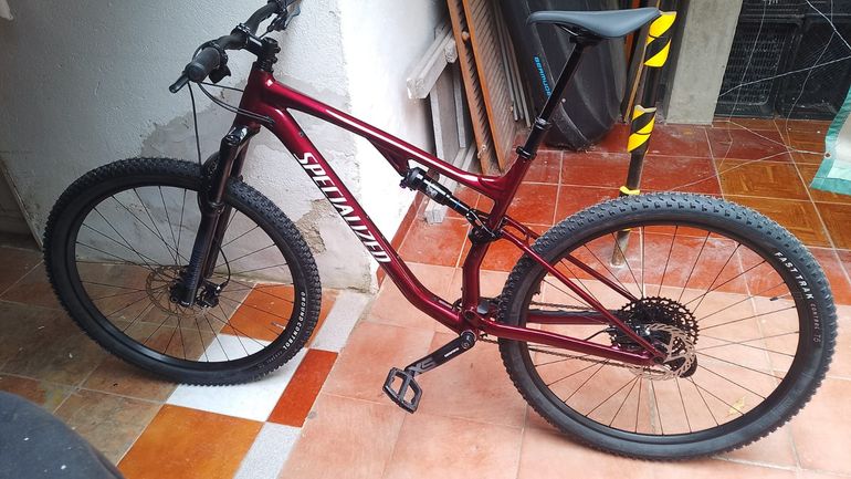 Used Specialized Chisel 2025 2025 Mountainbike, Red, 29 — image 7 of 9