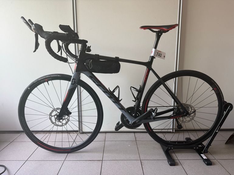 Used Scott Addict 20 2018 2018 Road & Gravel, Light Gray — image 2 of 6