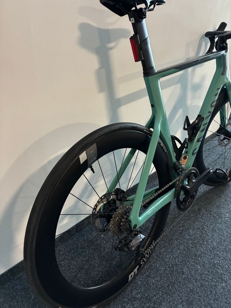 Used Canyon Aeroad CF SLX 8 Di2 2023 2023 Road & Gravel — image 5 of 8