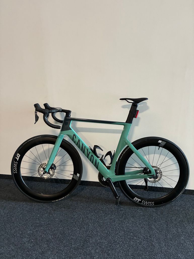 Used Canyon Aeroad CF SLX 8 Di2 2023 2023 Road & Gravel — image 6 of 8