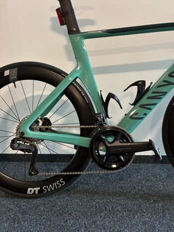 Used Canyon Aeroad CF SLX 8 Di2 2023 2023 Road & Gravel — image 2 of 8
