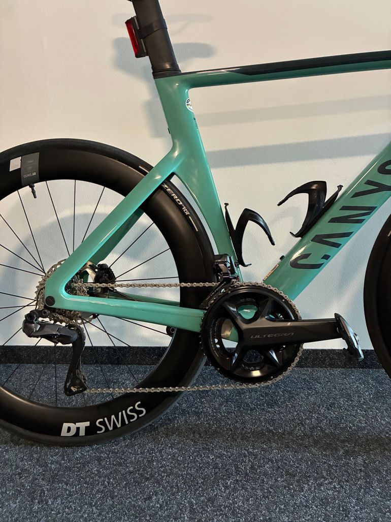 Used Canyon Aeroad CF SLX 8 Di2 2023 2023 Road & Gravel — image 2 of 8