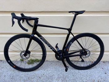 Used Giant TCR Advanced Pro 1 Di2 2025 2025 Road & Gravel — image 3 of 18