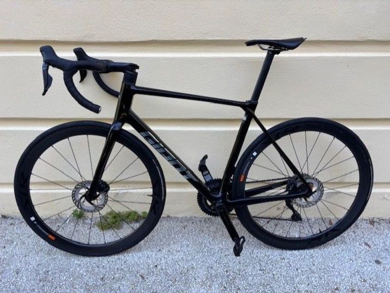 Used Giant TCR Advanced Pro 1 Di2 2025 2025 Road & Gravel — image 3 of 18