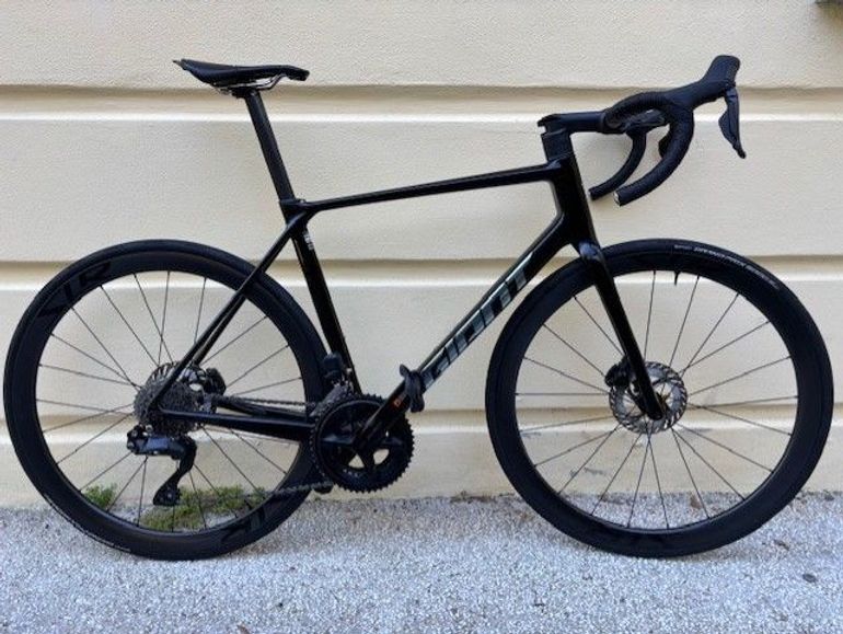 Used Giant TCR Advanced Pro 1 Di2 2025 2025 Road & Gravel — image 1 of 18