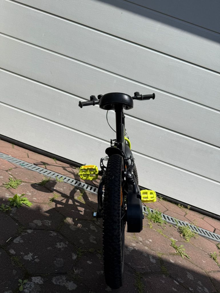 Used B’TWIN 16 Inch KIDS BIKE DARK HERO 500 4-6 YEARS OLD 2024 2024 Youth, Schwarz — image 4 of 6