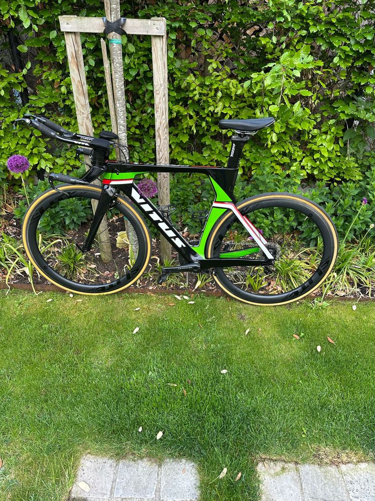 Used Vitus Vitus Custom Shimano Ultegra 2026 Road & Gravel, Black — image 1 of 18