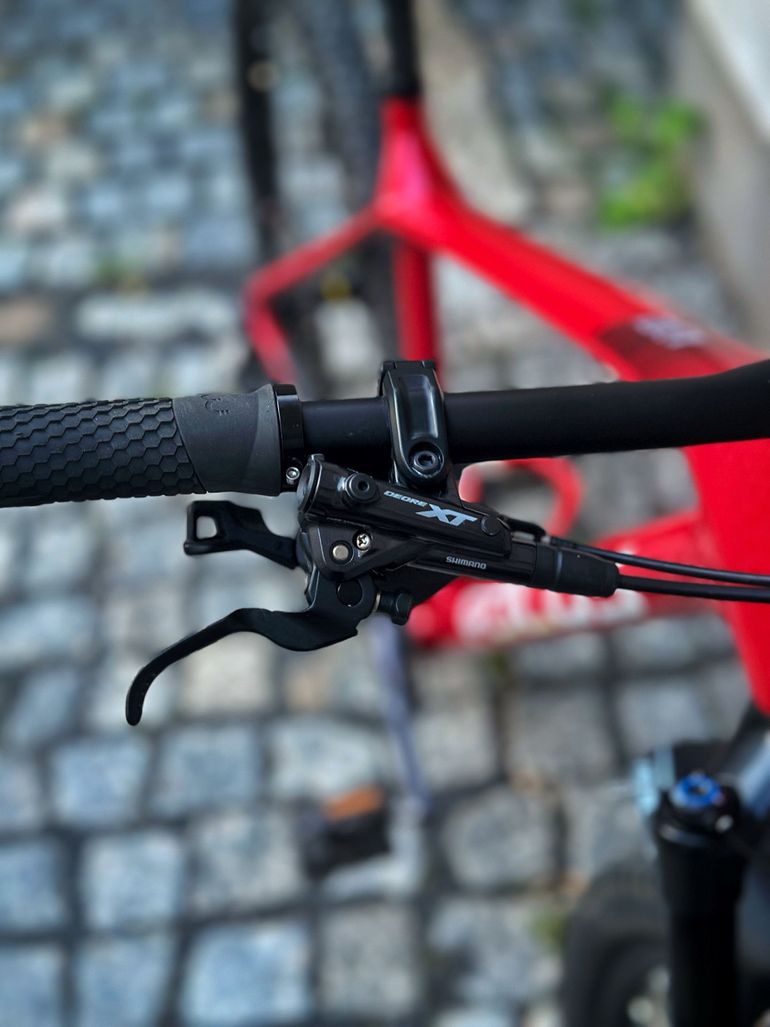 Used Focus Raven 8.8 2021 2021 Mountainbike, Red — image 5 of 8