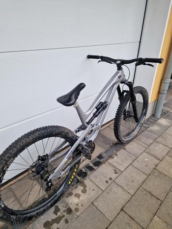 Used YT Industries YT Capra Core 1 2021 Gr L 2021 Mountainbike — image 2 of 15