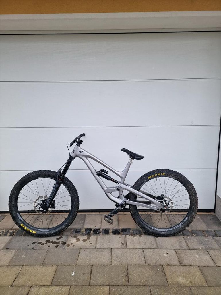 Used YT Industries YT Capra Core 1 2021 Gr L 2021 Mountainbike — image 1 of 15