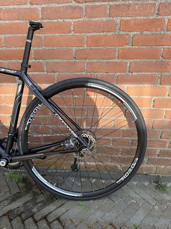 Used Cannondale Synapse Disc 105 2022 2022 Road & Gravel, Black — image 8 of 16