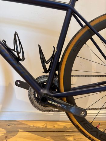 Used Specialized Aethos Sport 2025 Road & Gravel — image 9 of 11