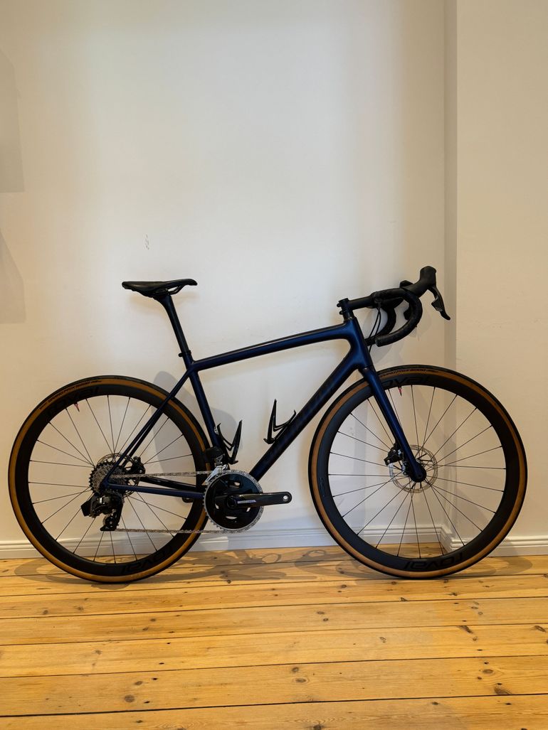 Used Specialized Aethos Sport 2025 Road & Gravel — image 1 of 11