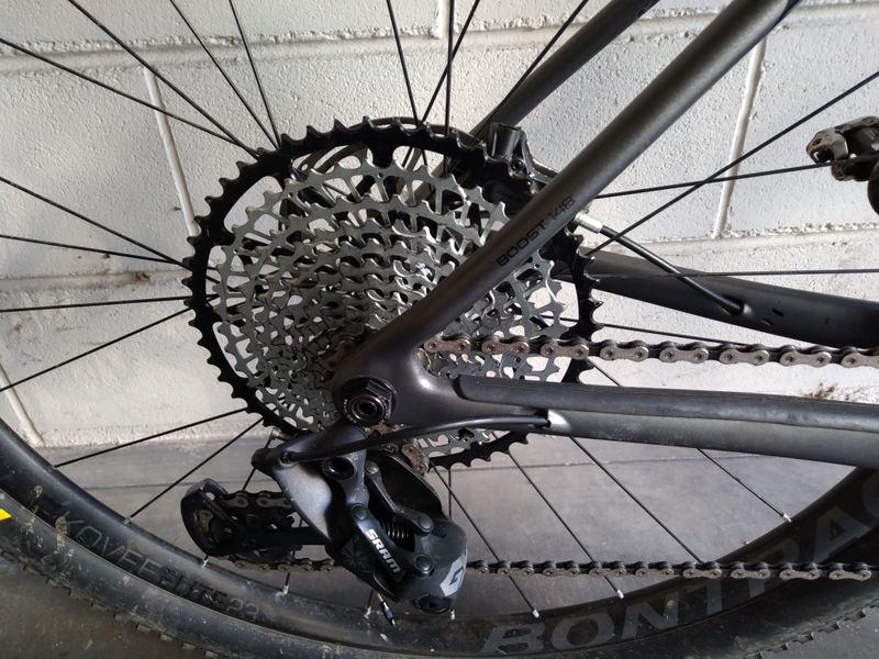 Used Trek Procaliber 9.8 SL 2018 2018 Mountainbike, Light Gray, 27.5, 29 — image 3 of 6