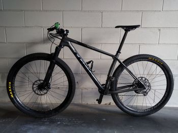Used Trek Procaliber 9.8 SL 2018 2018 Mountainbike, Light Gray, 27.5, 29 — image 2 of 6