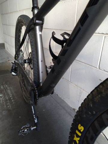 Used Trek Procaliber 9.8 SL 2018 2018 Mountainbike, Light Gray, 27.5, 29 — image 4 of 6