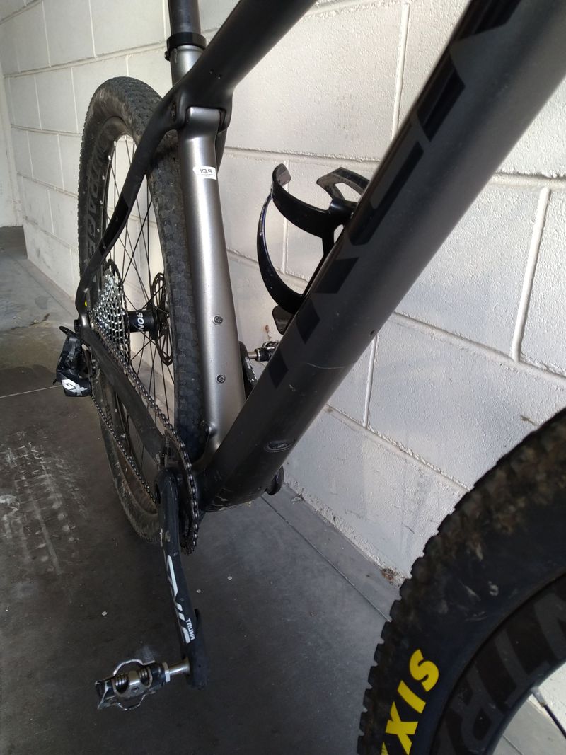 Used Trek Procaliber 9.8 SL 2018 2018 Mountainbike, Light Gray, 27.5, 29 — image 4 of 6