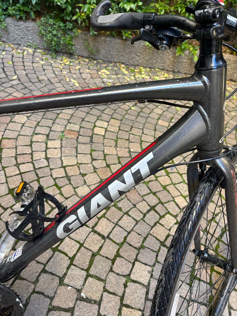Used Giant Escape 0 2013 2013 Urban, Light Gray — image 1 of 11