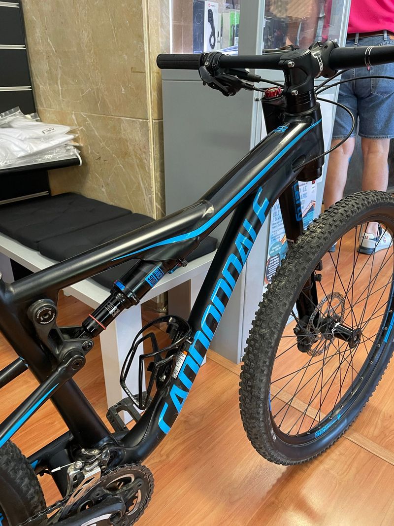 Cannondale Scalpel-Si 5 2019 2019 Mountainbike usato, Blu — immagine 2 di 8