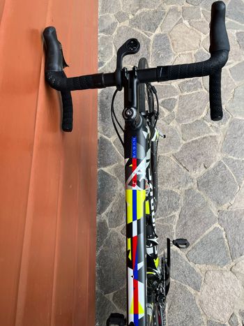 Used Specialized Tarmac Shimano 105 2019 Road & Gravel — image 6 of 13