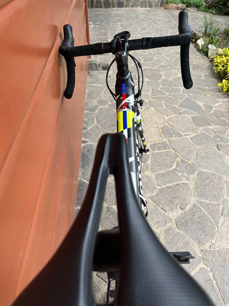 Used Specialized Tarmac Shimano 105 2019 Road & Gravel — image 9 of 13