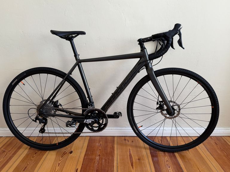Used Cannondale CAADX 105 SE 2018 2018 Road & Gravel, Hellgrau — image 1 of 11