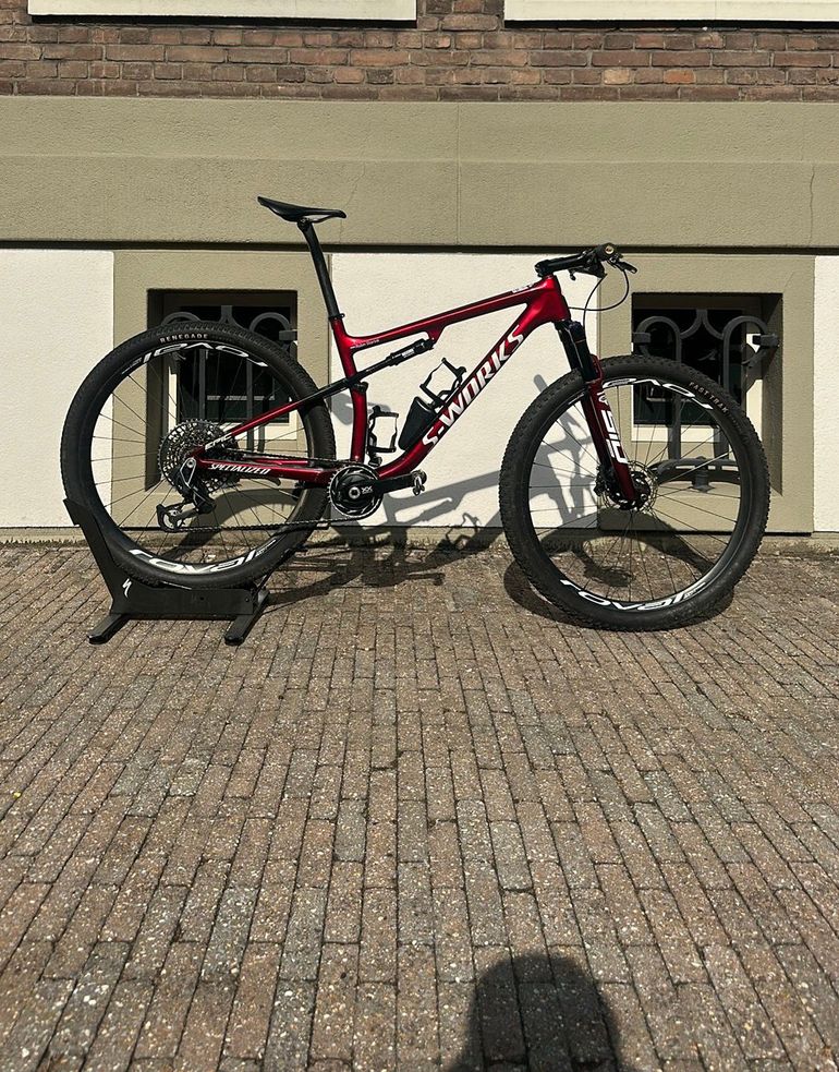 Used Specialized S-Works Epic Frameset 2022 2022 Mountainbike, Rojo — image 1 of 3