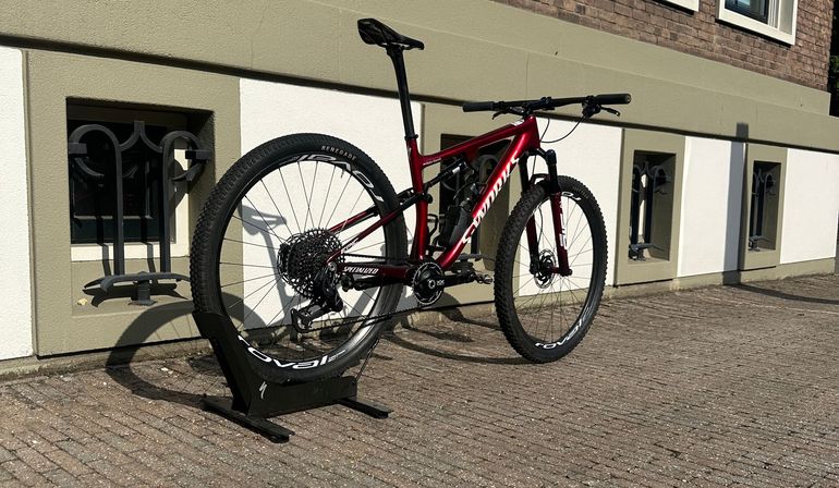 Used Specialized S-Works Epic Frameset 2022 2022 Mountainbike, Rojo — image 2 of 3
