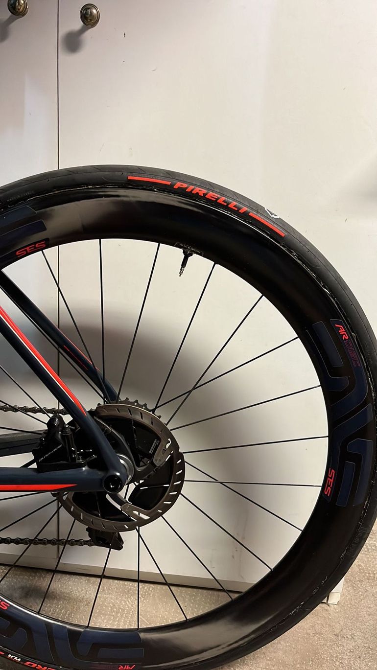 Used BMC Roadmachine 01 ONE 2019 2019 Road & Gravel, Hellgrau — image 3 of 3
