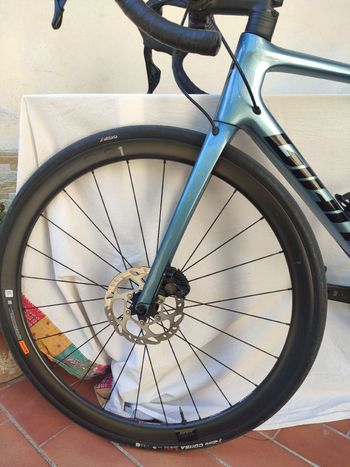 Used Giant TCR Advanced Pro Disc 1 Di2 2023 2023 Road & Gravel — image 8 of 10