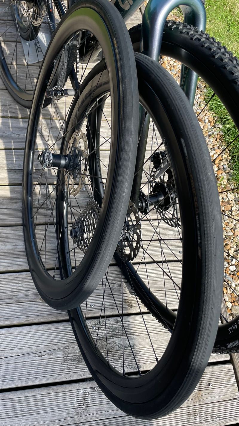Used Liv Brava Advanced Pro 2 2024 2024 Road & Gravel, Blue — image 8 of 9
