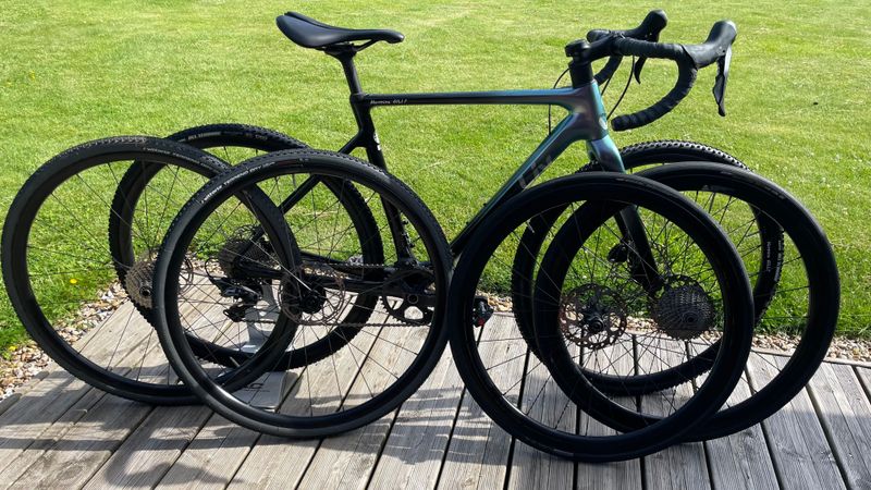 Used Liv Brava Advanced Pro 2 2024 2024 Road & Gravel, Blue — image 4 of 9