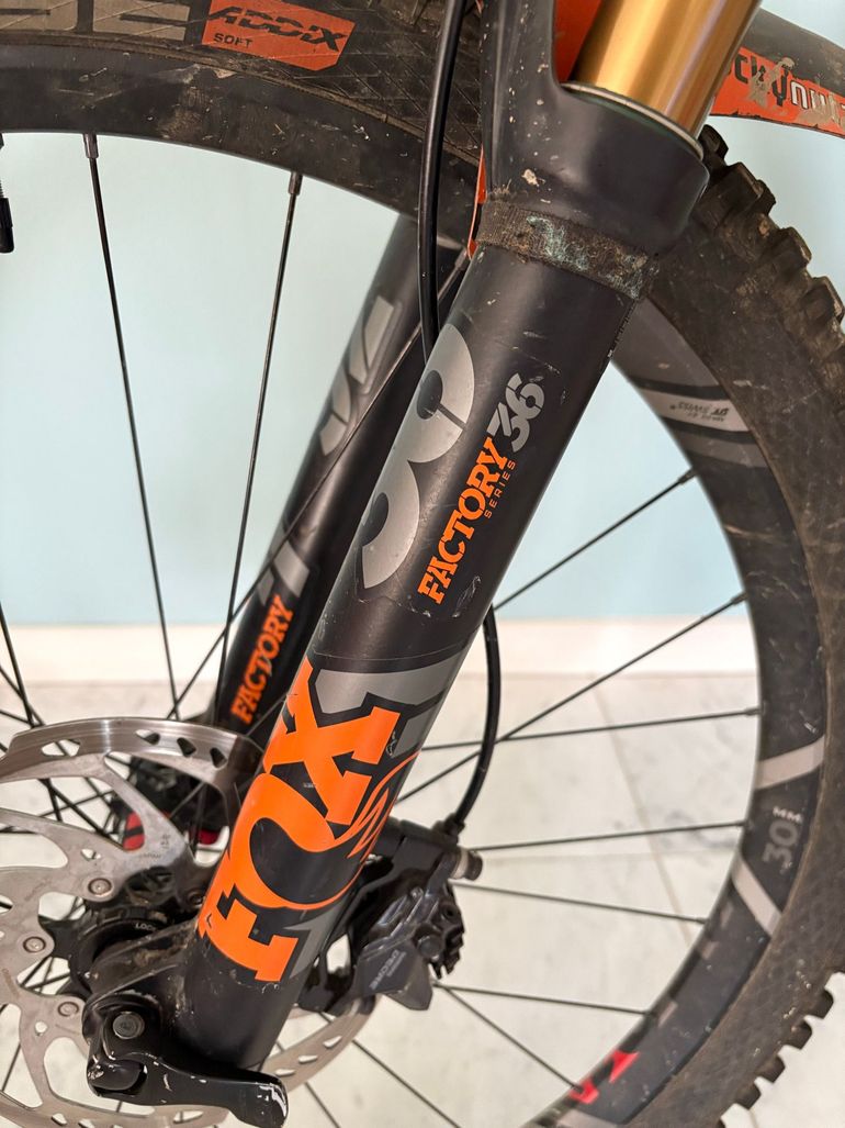 Used Ibis Mojo HD4 Deore XT 1x 2018 2018 Mountainbike, Black, 27.5 — image 5 of 7