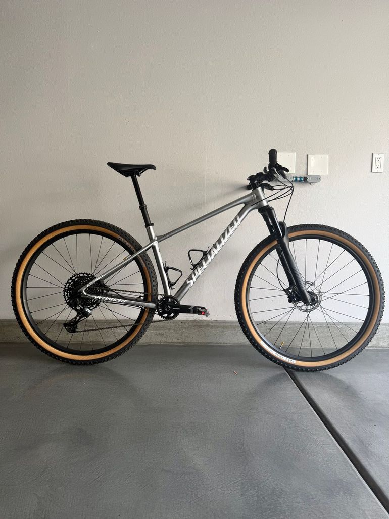Used Specialized Chisel Comp 2024 2024 Mountainbike, Light Gray, 29 — image 1 of 3
