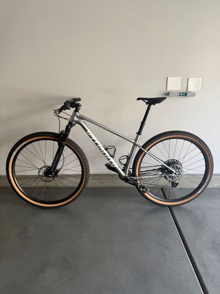 Used Specialized Chisel Comp 2024 2024 Mountainbike, Light Gray, 29 — image 2 of 3