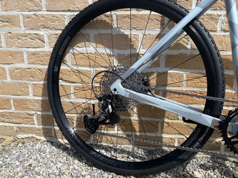 Used Trek Boone SRAM Apex 2026 Road & Gravel, Grigio chiaro — image 13 of 17