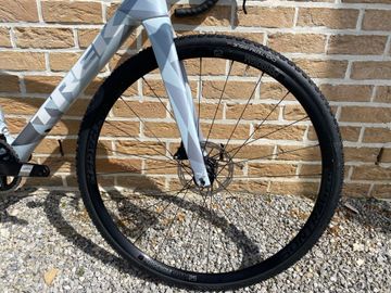 Used Trek Boone SRAM Apex 2026 Road & Gravel, Light Gray — image 9 of 17