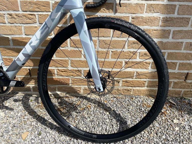 Used Trek Boone SRAM Apex 2026 Road & Gravel, Grigio chiaro — image 9 of 17