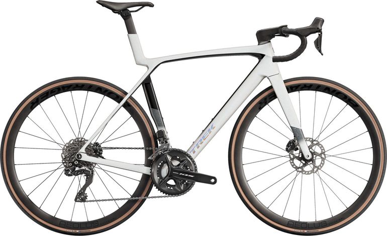 Used Trek Trek Madone Sl6 Gen8 2026 Road & Gravel — image 1 of 4
