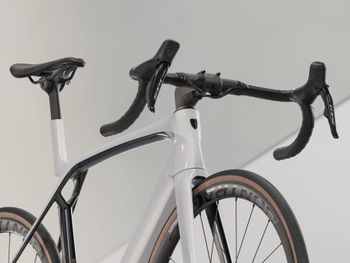 Used Trek Trek Madone Sl6 Gen8 2026 Road & Gravel — image 3 of 4