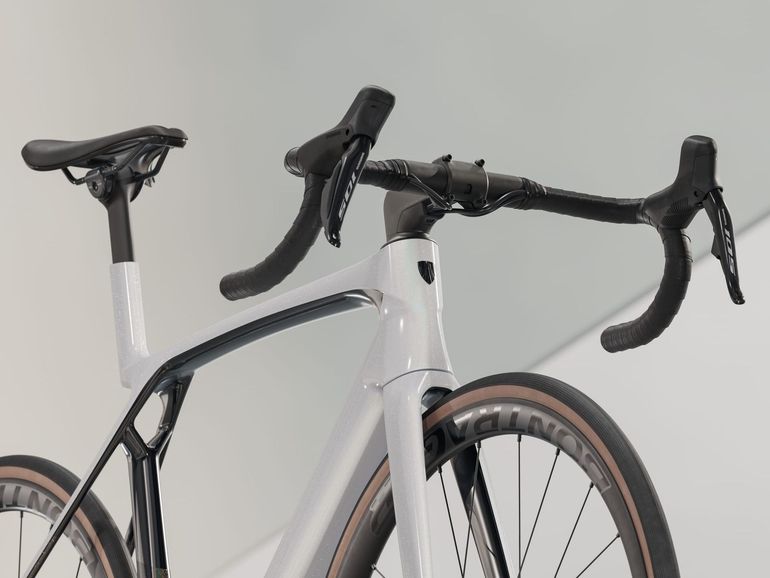 Used Trek Trek Madone Sl6 Gen8 2026 Road & Gravel — image 3 of 4