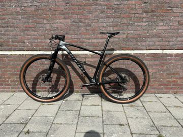 Gebrauchtes Giant Xtc Advanced 2020 Mountainbike, Hellgrau — Bild 3 von 8