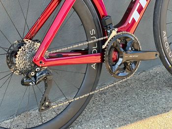 Used Trek Madone SL 6 Gen 7 2024 2024 Road & Gravel — image 6 of 7