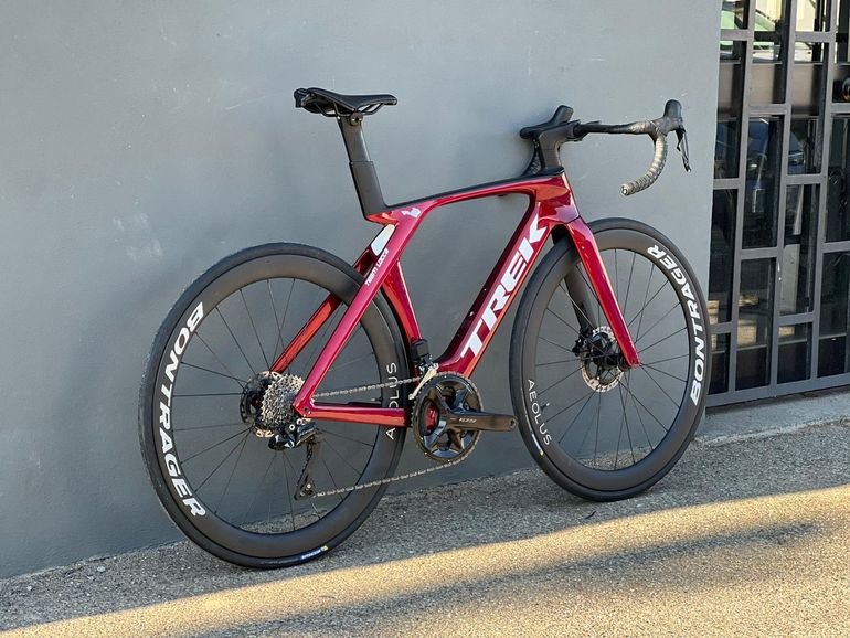 Used Trek Madone SL 6 Gen 7 2024 2024 Road & Gravel — image 3 of 7