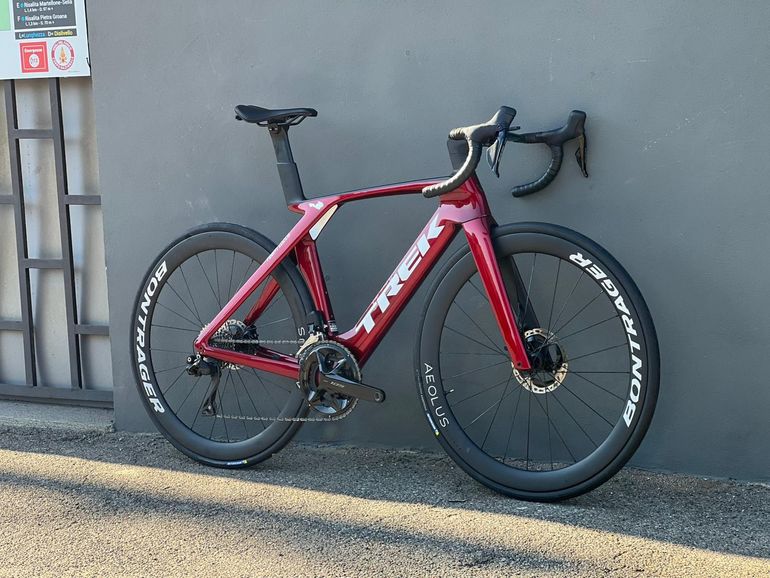 Used Trek Madone SL 6 Gen 7 2024 2024 Road & Gravel — image 2 of 7