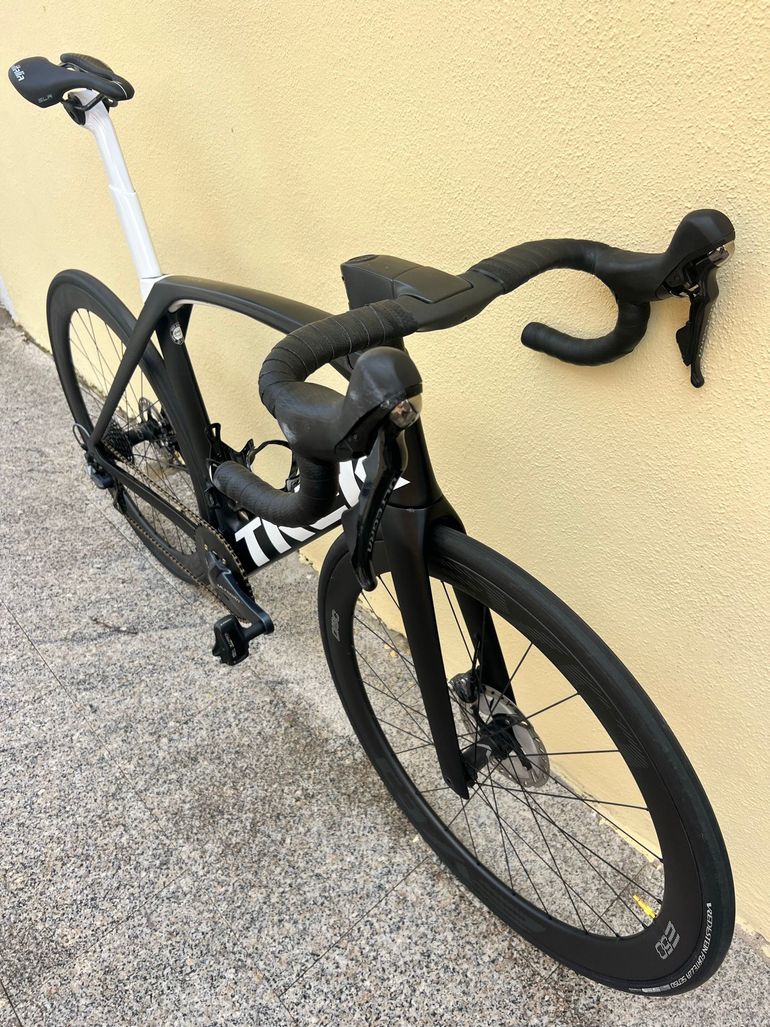 Used Trek Madone Shimano Ultegra 2024 Road & Gravel, Schwarz — image 4 of 5