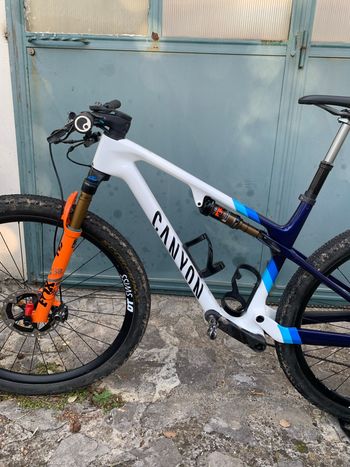 Used Canyon Lux World Cup CFR Team 2023 2023 Mountainbike, White, 29 — image 2 of 10