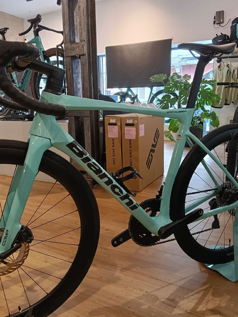 Used Bianchi Specialissima COMP Ultegra Di2 2024 2024 Road & Gravel, Green — image 4 of 12