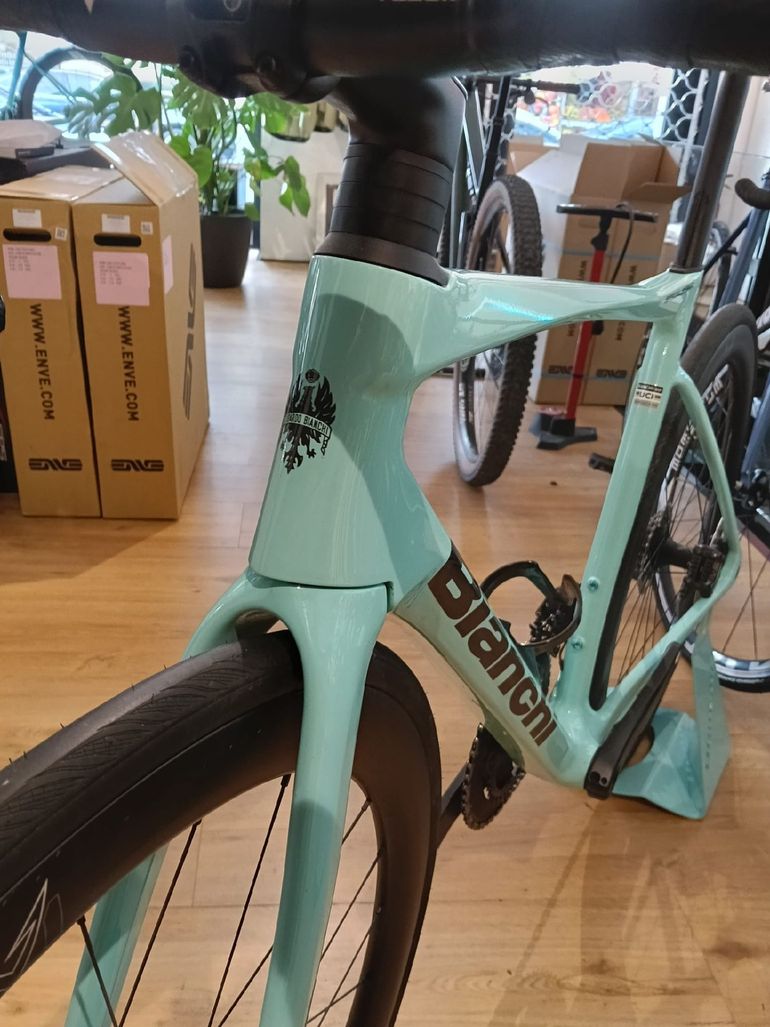 Used Bianchi Specialissima COMP Ultegra Di2 2024 2024 Road & Gravel, Green — image 1 of 12